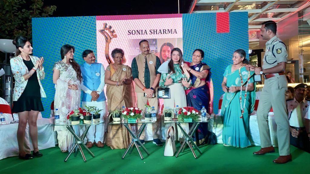 Sonia-Sharma-GWL-Suraksha-Chakra-Award-1